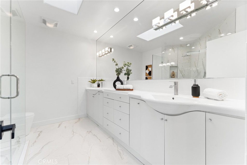 MLS #OC25233854 image #30