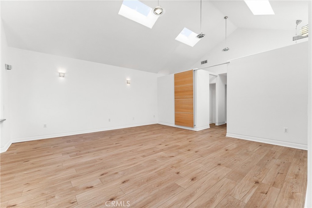 MLS #OC25233854 image #35