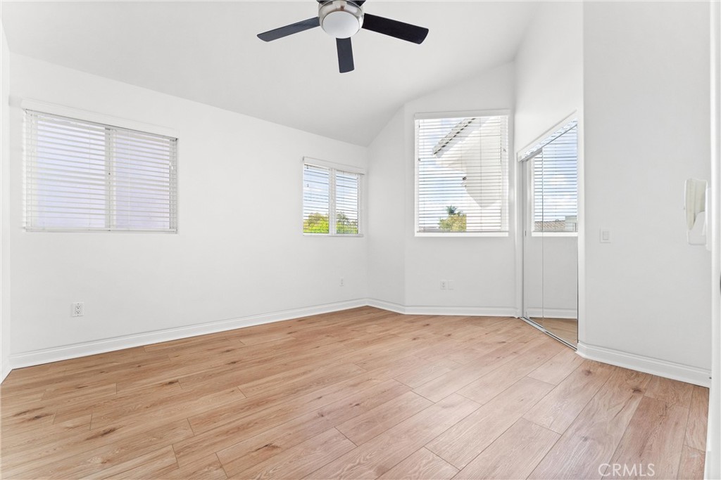 MLS #OC25233854 image #36