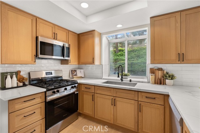 MLS #OC25233872 image #13