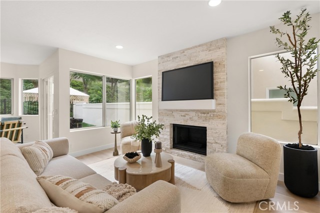 MLS #OC25233872 image #8