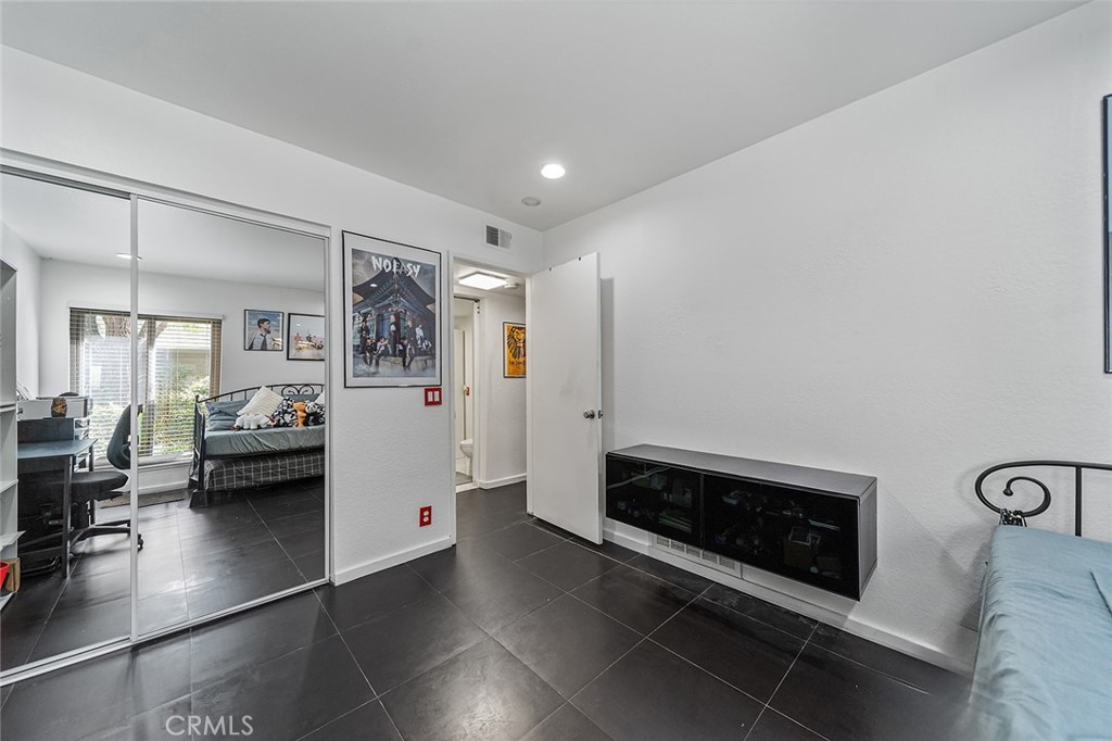 MLS #OC25233907 image #19