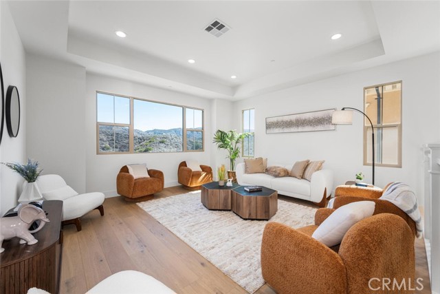 MLS #OC25233989 image #11