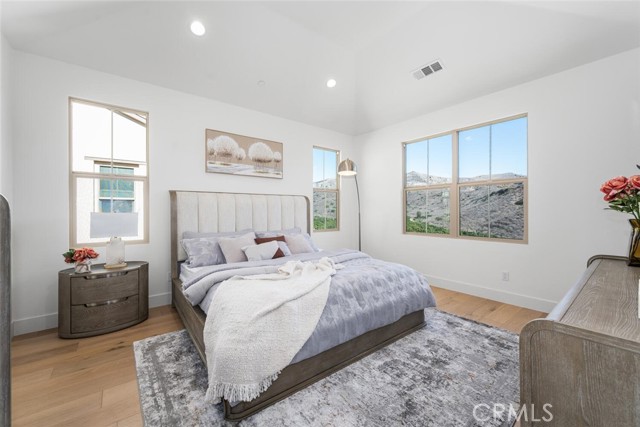 MLS #OC25233989 image #13