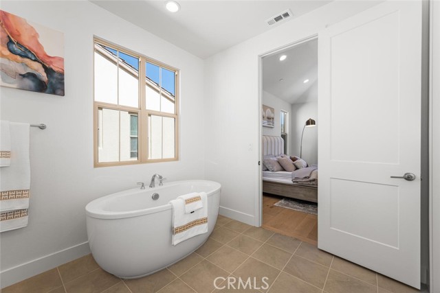 MLS #OC25233989 image #16