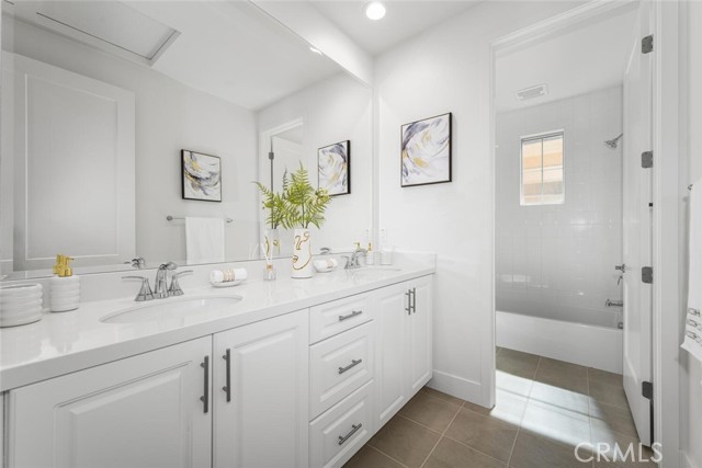 MLS #OC25233989 image #18