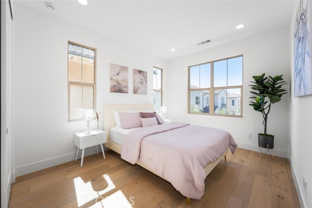 MLS #OC25233989 image #19