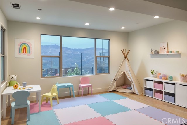 MLS #OC25233989 image #20