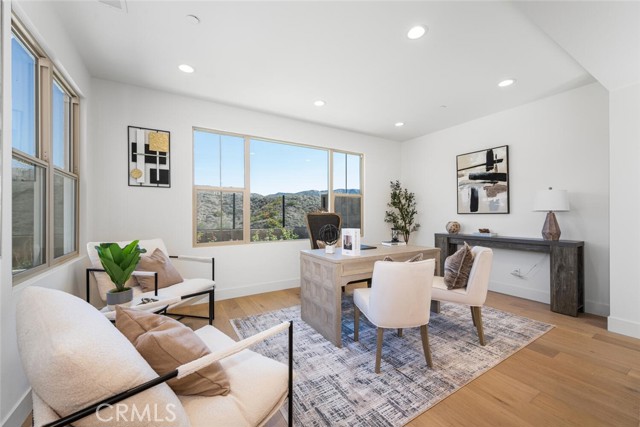 MLS #OC25233989 image #9