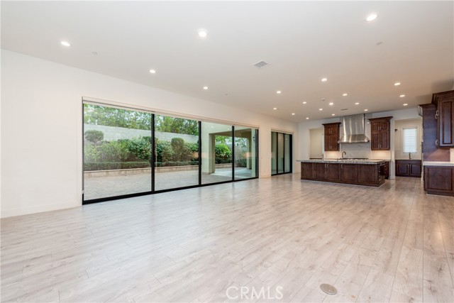 MLS #OC25234013 image #11