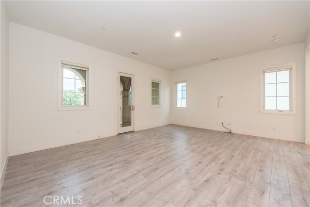 MLS #OC25234013 image #14