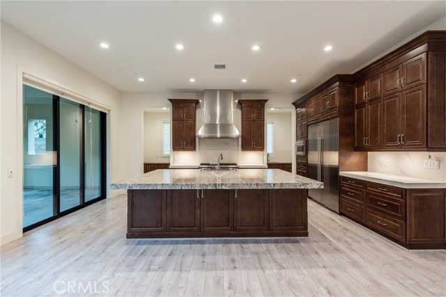 MLS #OC25234013 image #8