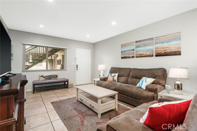MLS #OC25234094 image #11