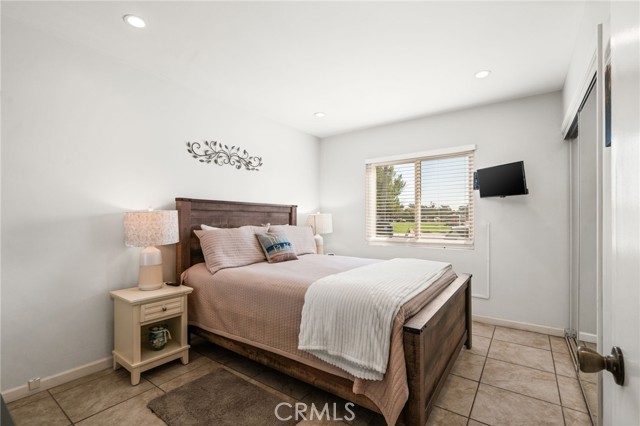 MLS #OC25234094 image #9