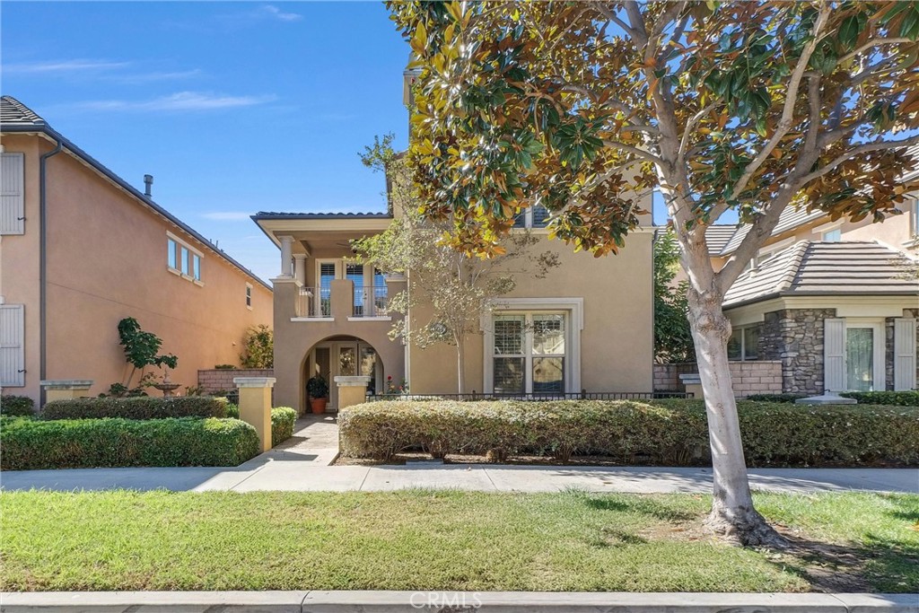 MLS #OC25234140 image #1