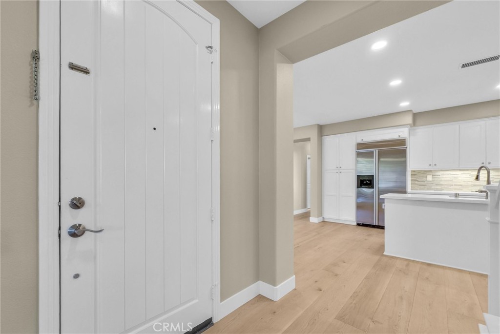 MLS #OC25234140 image #4