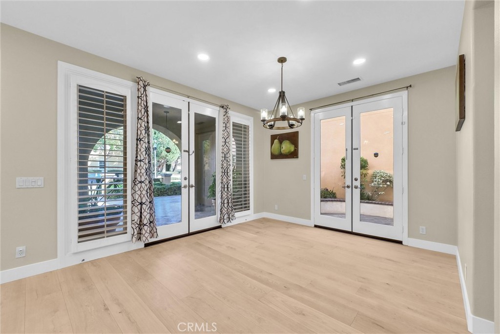 MLS #OC25234140 image #8