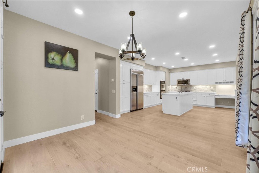 MLS #OC25234140 image #9