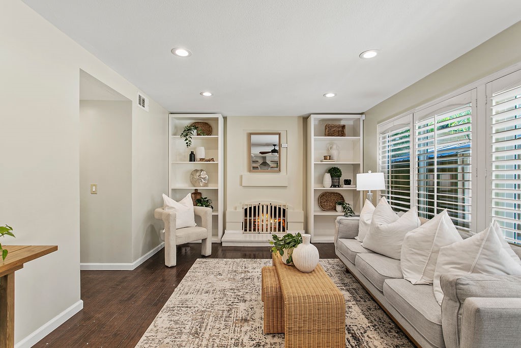 MLS #OC25234151 image #11