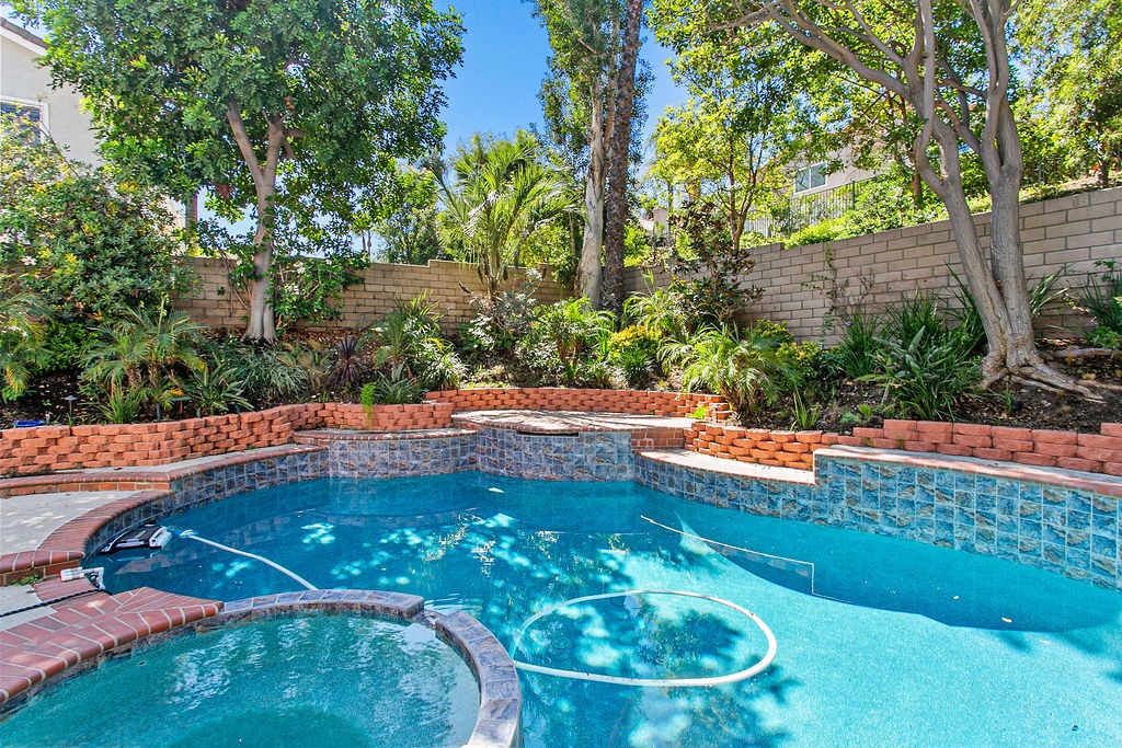 MLS #OC25234151 image #15