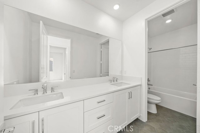 MLS #OC25234270 image #23