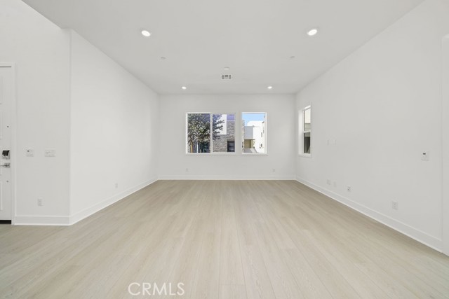 MLS #OC25234270 image #9