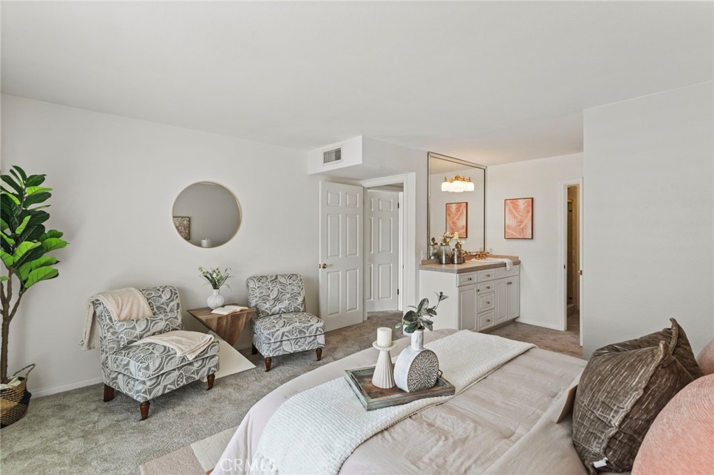 MLS #OC25234322 image #17