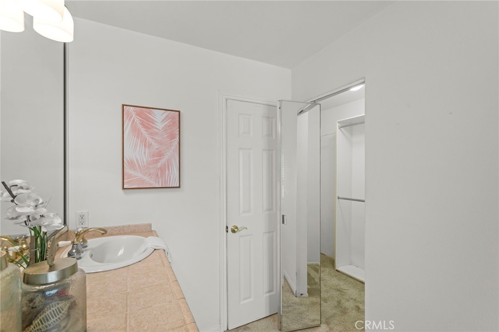 MLS #OC25234322 image #18