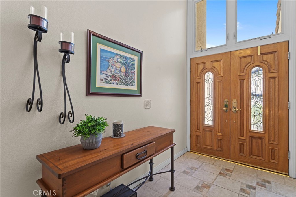 MLS #OC25234322 image #2