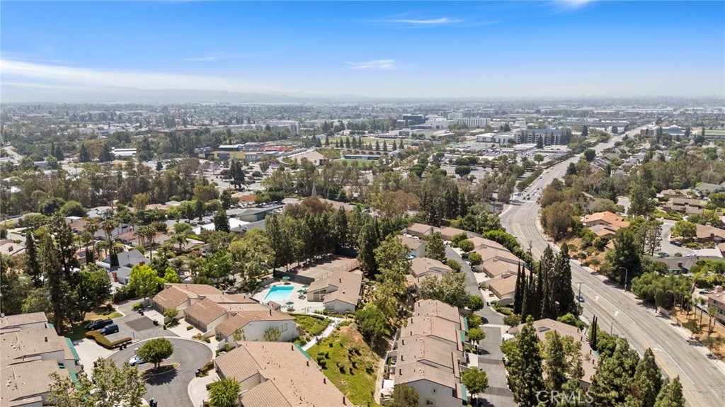 MLS #OC25234322 image #40