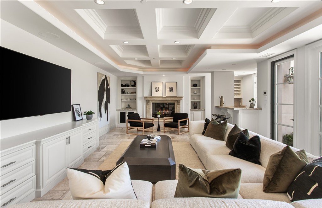 MLS #OC25234337 image #9