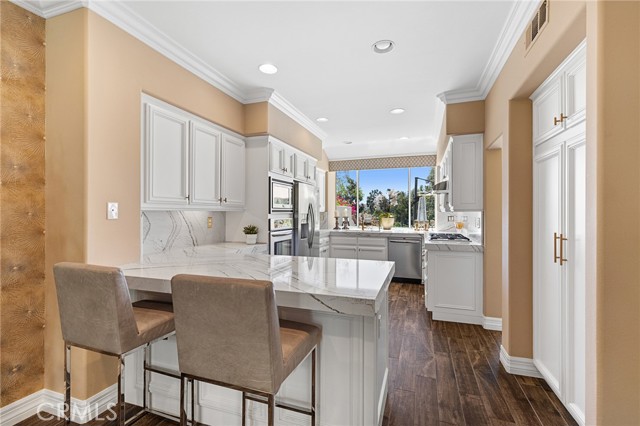 MLS #OC25234360 image #10