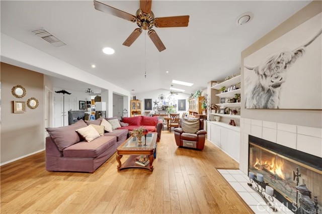 MLS #OC25234370 image #11