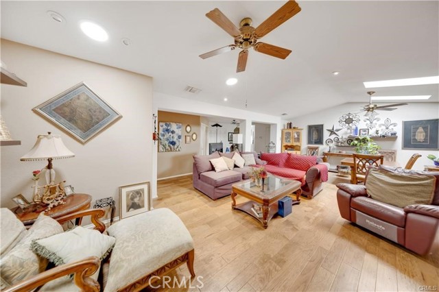 MLS #OC25234370 image #12