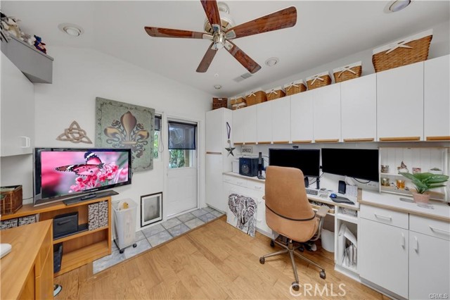 MLS #OC25234370 image #24