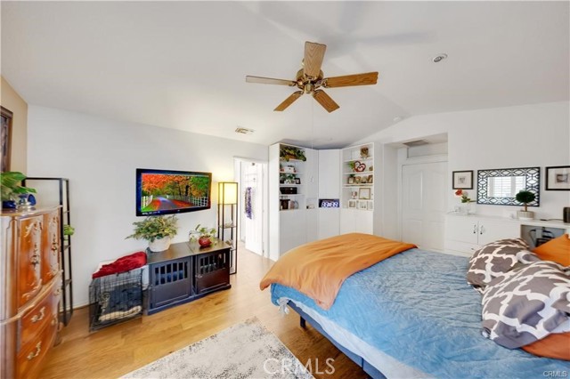 MLS #OC25234370 image #31