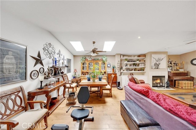 MLS #OC25234370 image #4