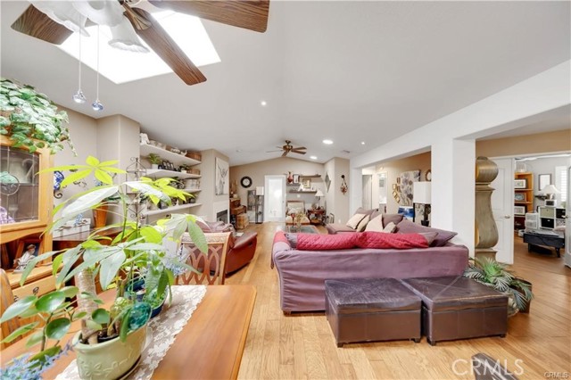 MLS #OC25234370 image #7