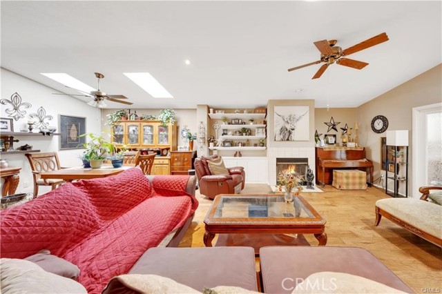 MLS #OC25234370 image #9