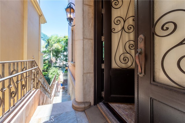 MLS #OC25234374 image #2