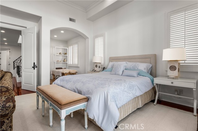 MLS #OC25234374 image #30