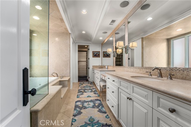 MLS #OC25234374 image #32