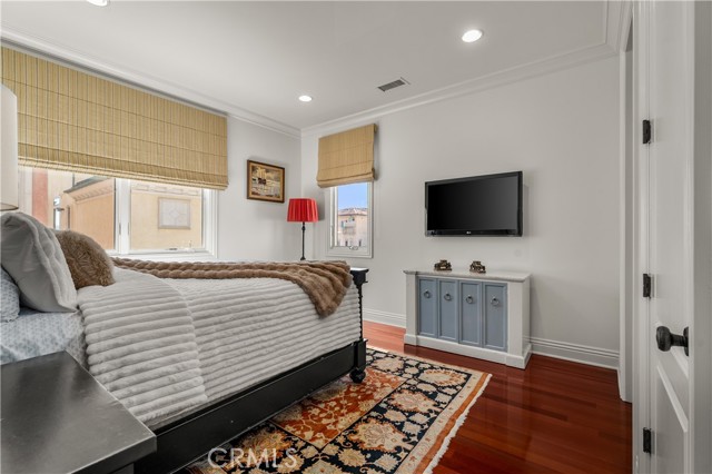 MLS #OC25234374 image #39