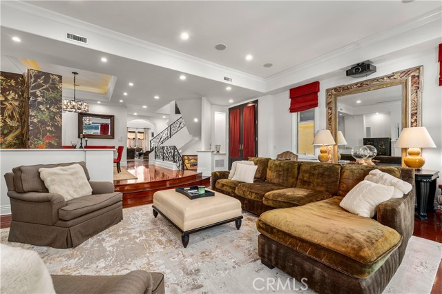 MLS #OC25234374 image #8