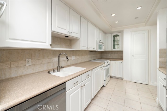 MLS #OC25234445 image #10