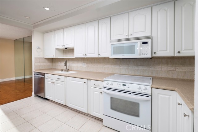 MLS #OC25234445 image #11