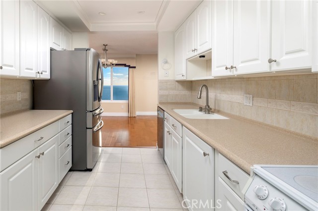 MLS #OC25234445 image #12