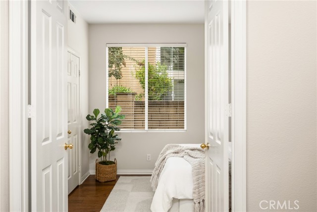 MLS #OC25234487 image #22