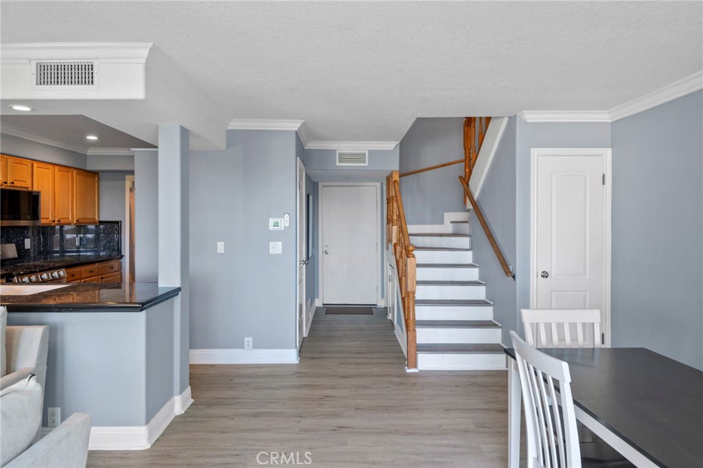 MLS #OC25234522 image #4