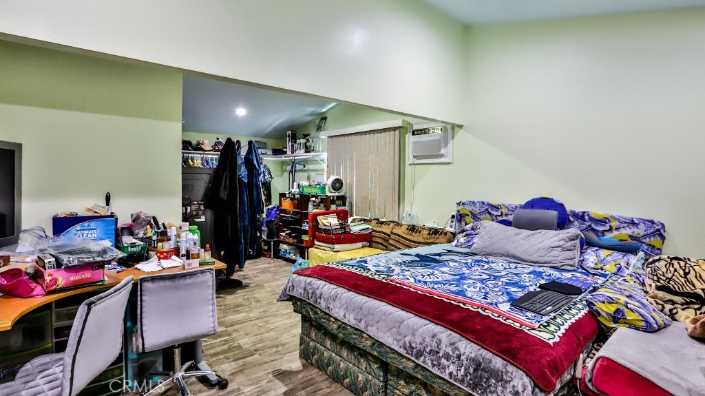 MLS #OC25234609 image #1